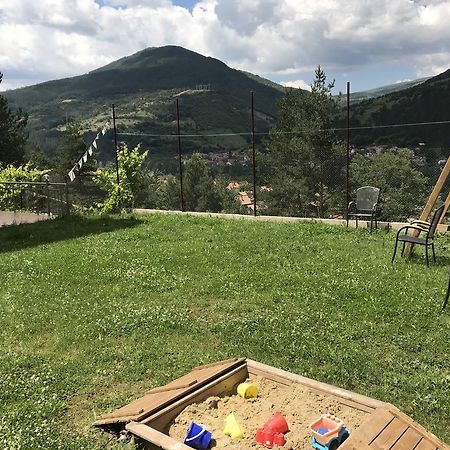 Mala Planina Guest House Iskrets Exterior foto
