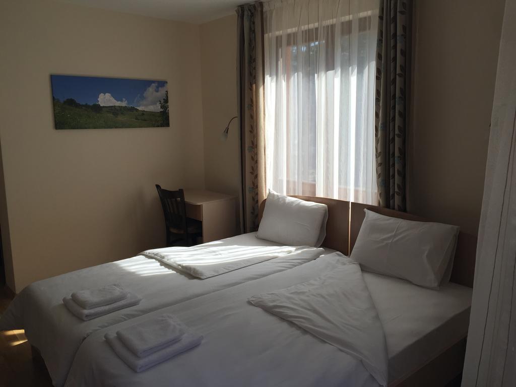 Mala Planina Guest House Iskrets Exterior foto
